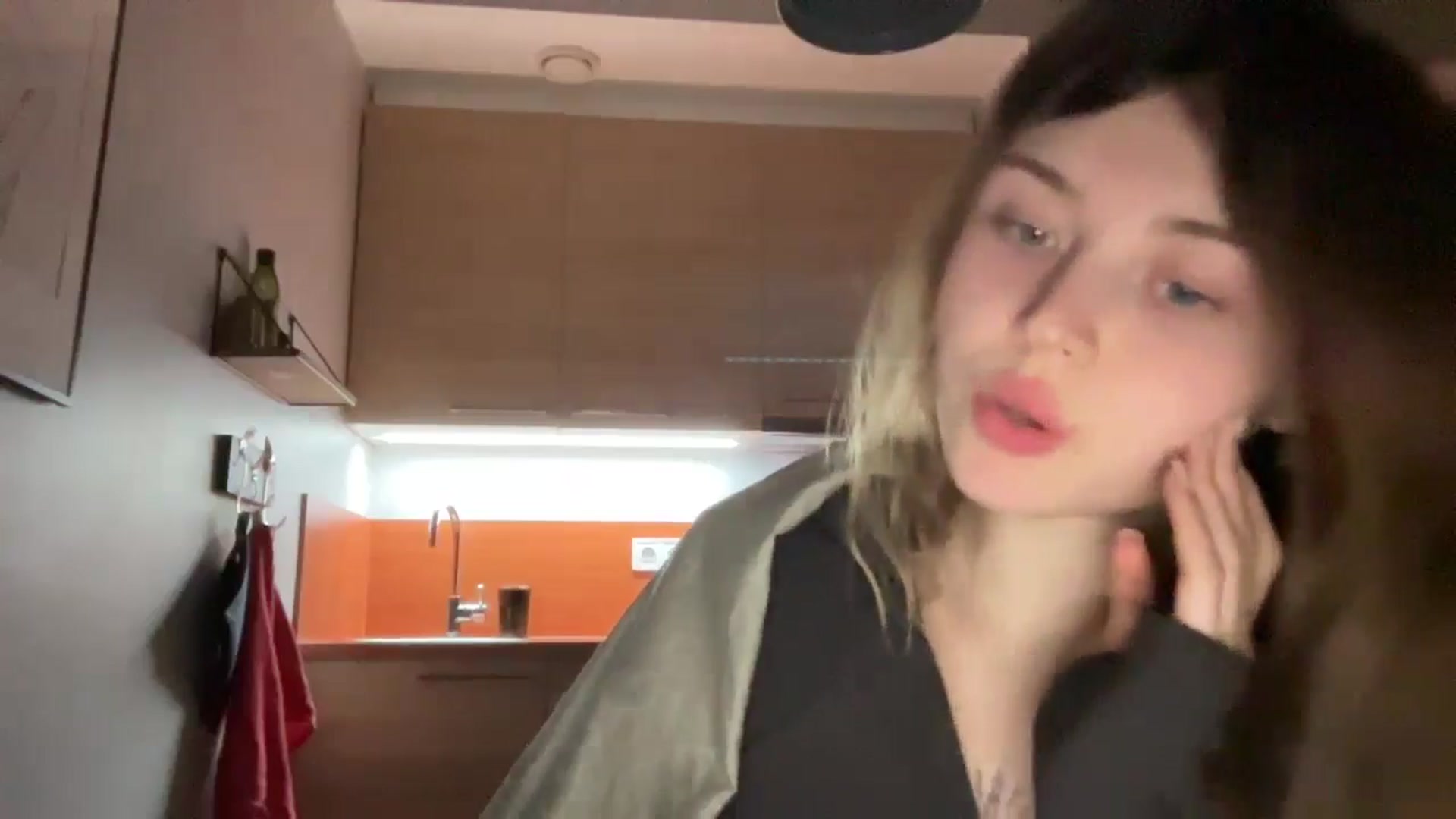 Gallery image thumbnail from Coconut_dream's myfreecams stream on, 12/26/2024, 19:43 image 16 of 20