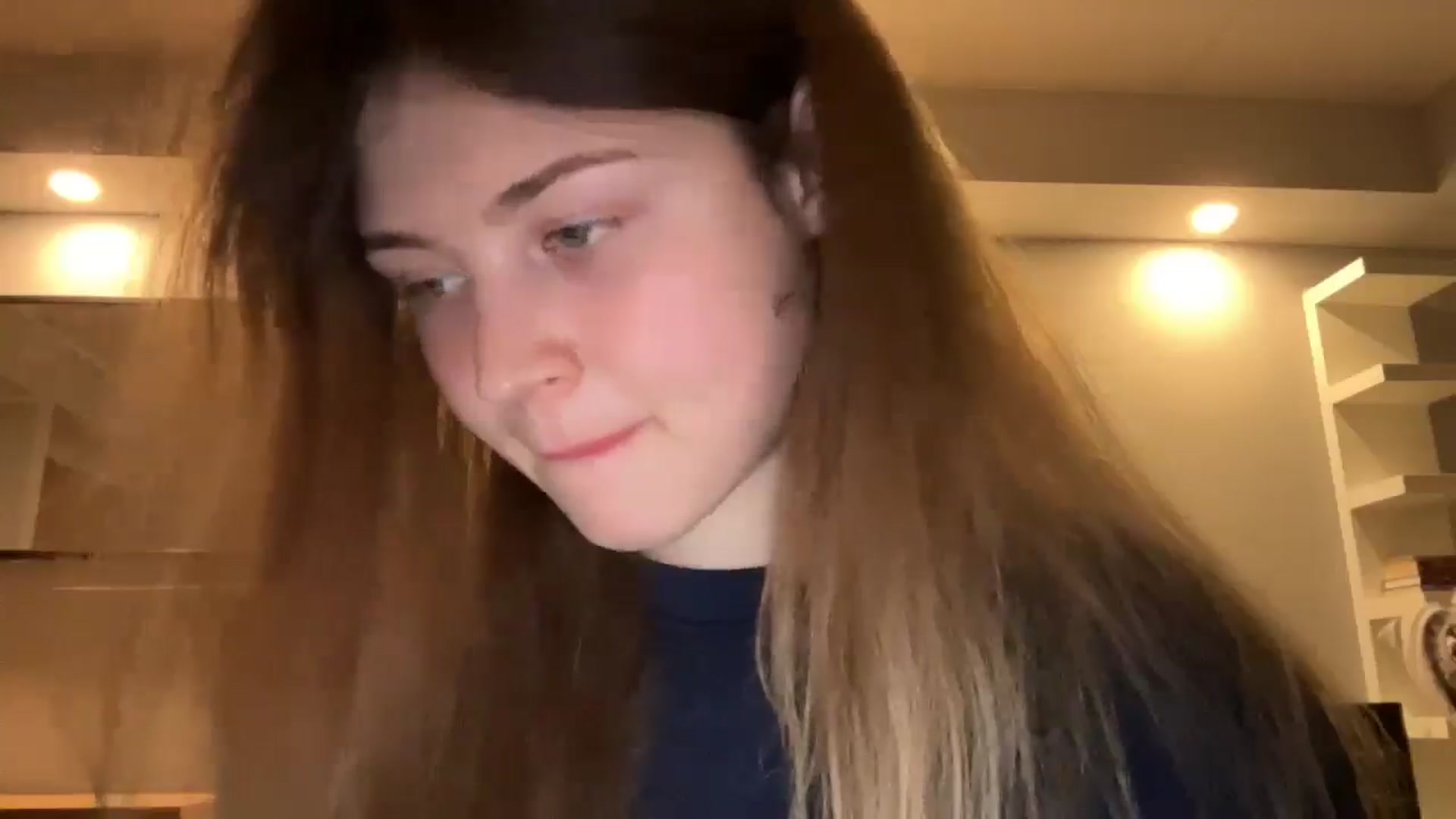 Gallery image thumbnail from Coconut_dream's myfreecams stream on, 12/28/2024, 20:34 image 16 of 20