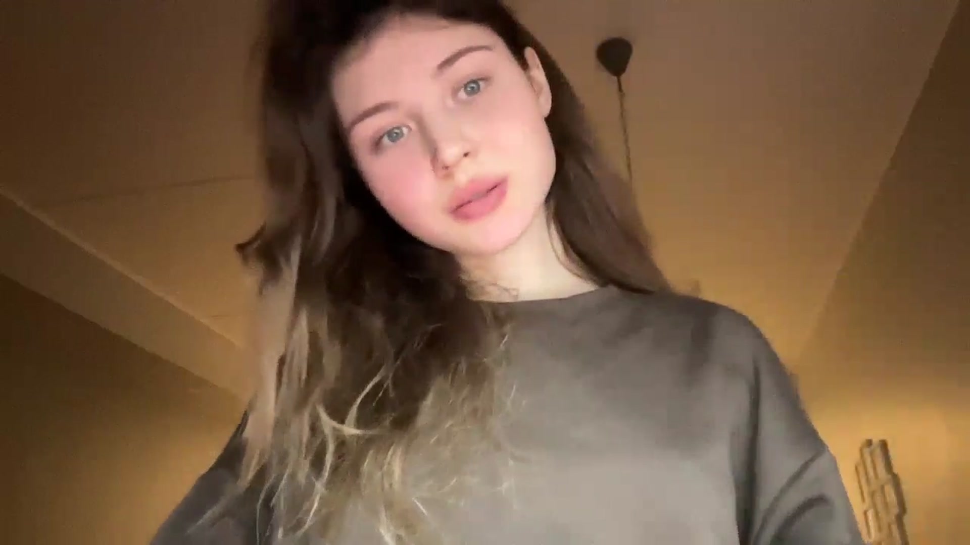 Gallery image thumbnail from Coconut_dream's myfreecams stream on, 01/03/2025, 17:59 image 19 of 20