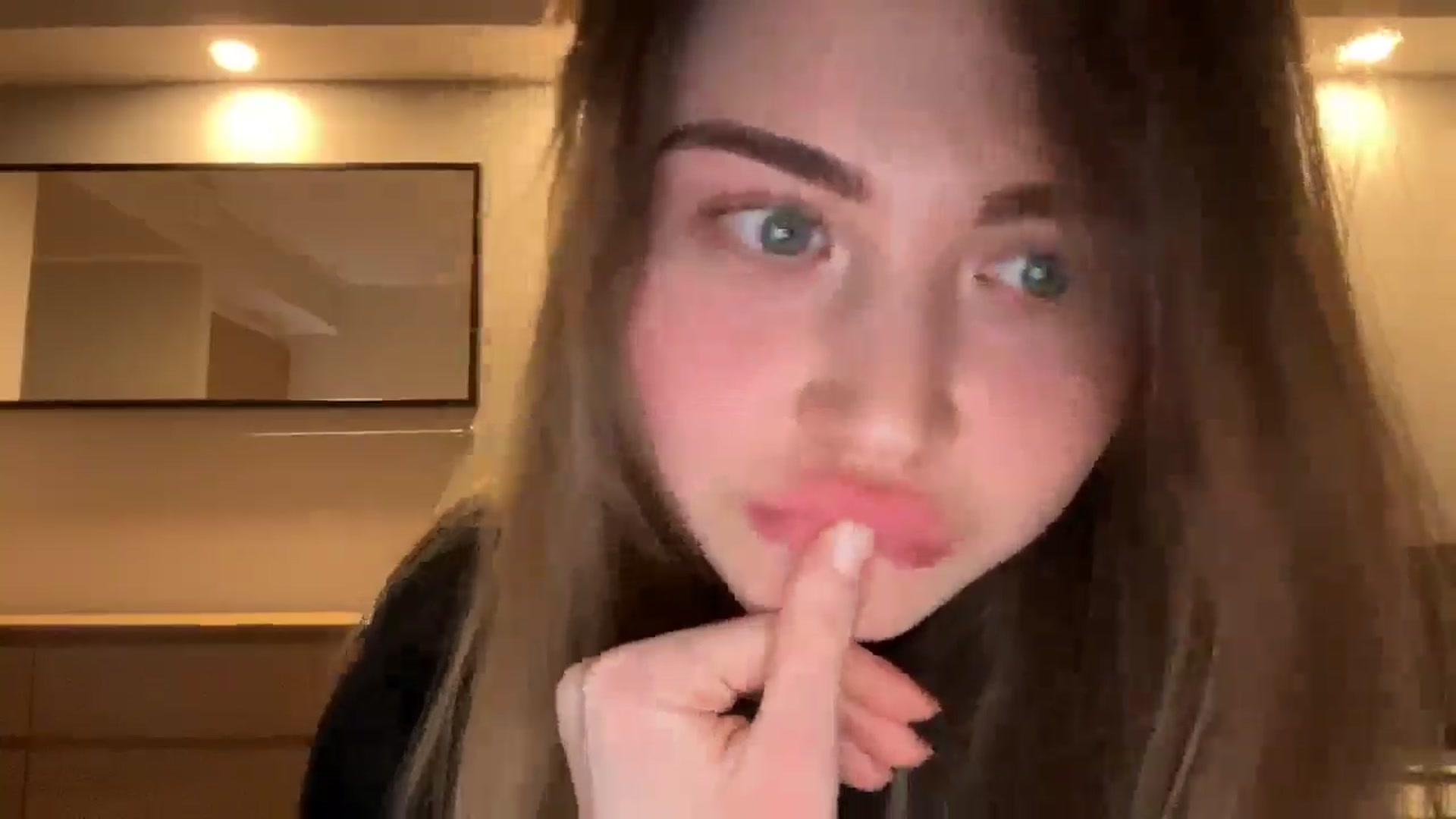 Gallery image thumbnail from Coconut_dream's myfreecams stream on, 01/04/2025, 19:04 image 14 of 20