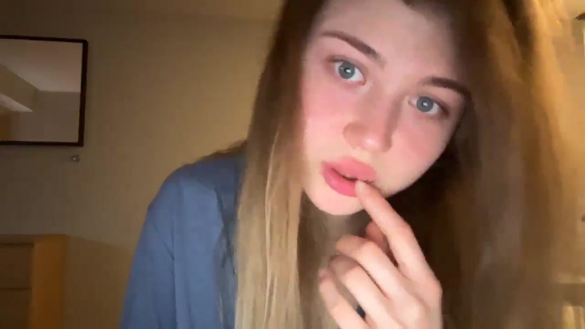 Gallery image thumbnail from Coconut_dream's myfreecams stream on, 01/17/2025, 18:53 image 5 of 20