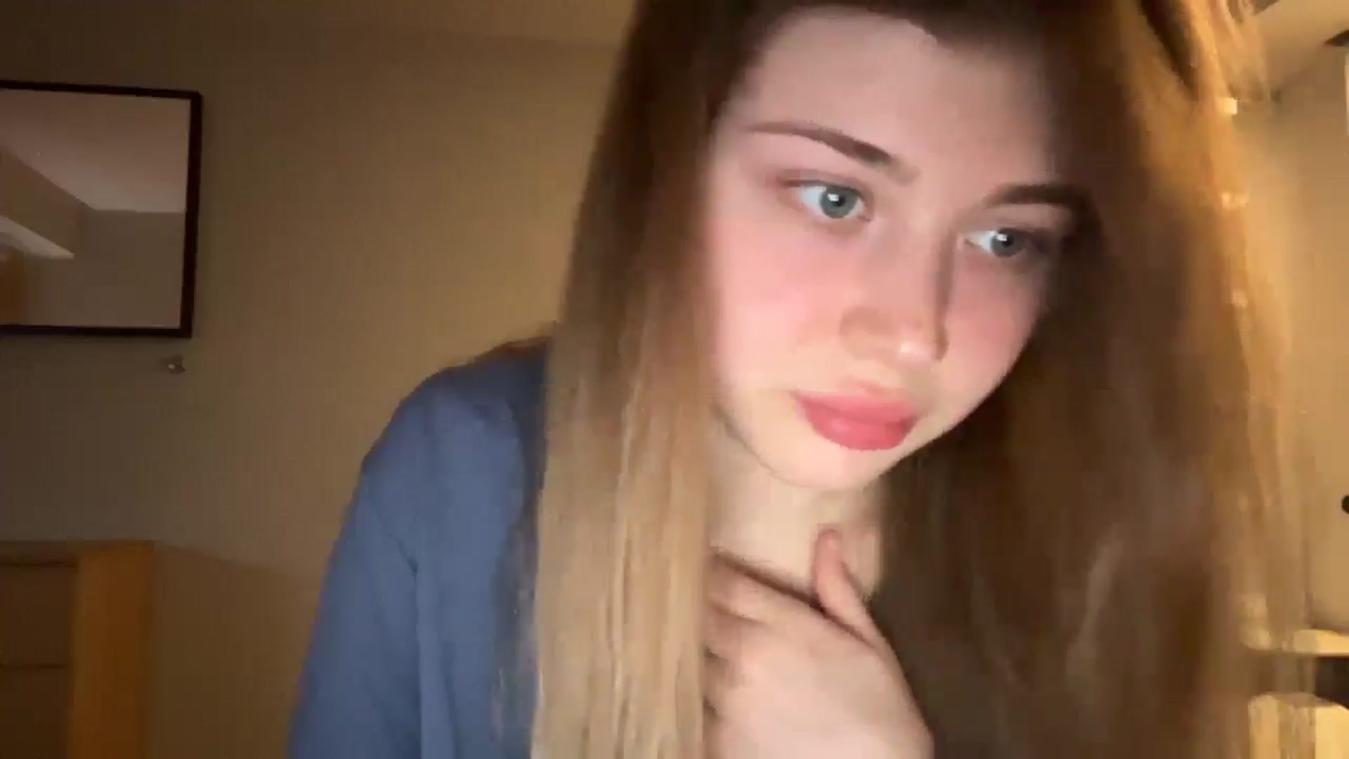 Gallery image thumbnail from Coconut_dream's myfreecams stream on, 01/17/2025, 18:53 image 6 of 20