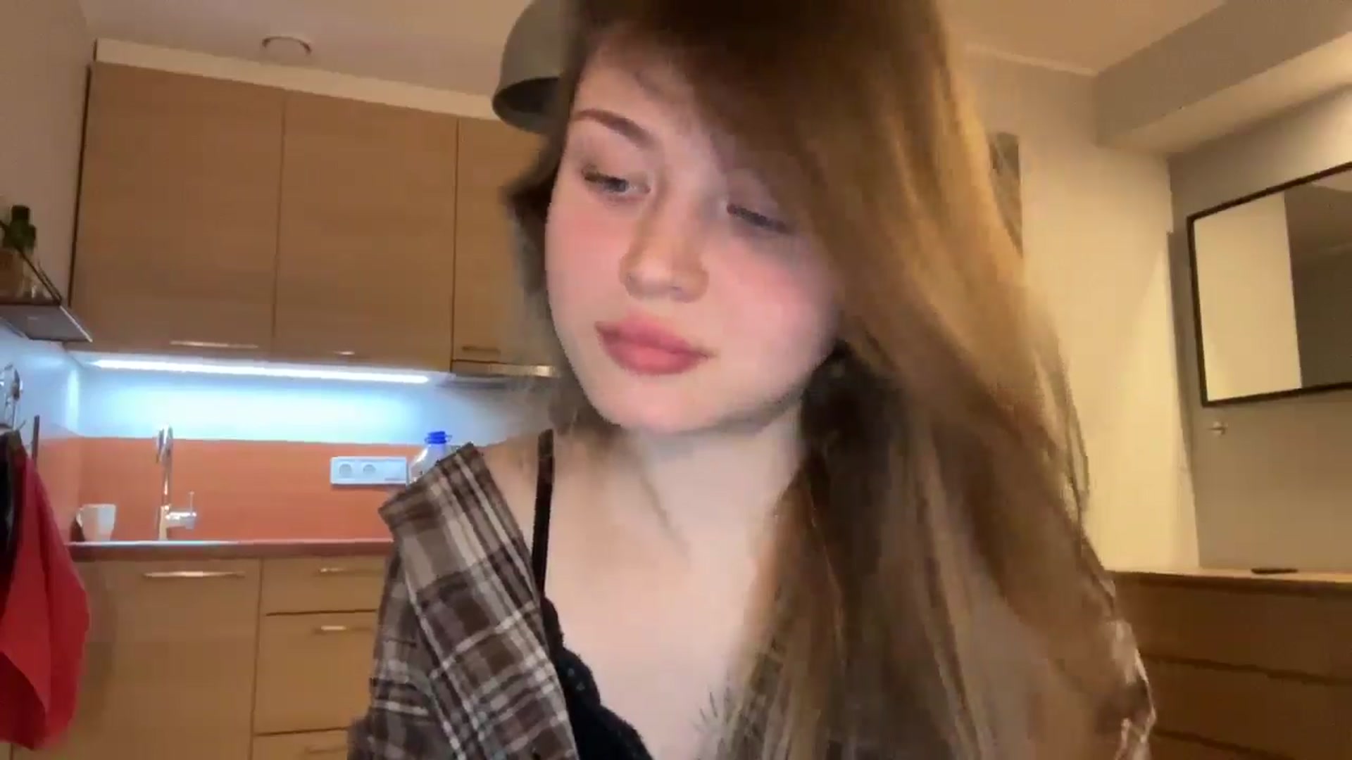 Gallery image thumbnail from Coconut_dream's myfreecams stream on, 02/03/2025, 20:52 image 17 of 20