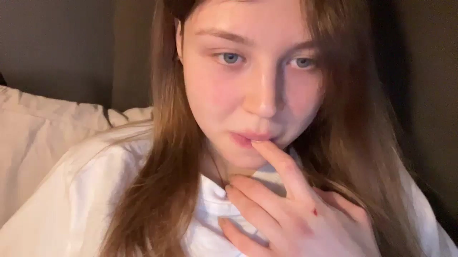 Gallery image thumbnail from Coconut_dream's myfreecams stream on, 02/20/2025, 21:36 image 9 of 20