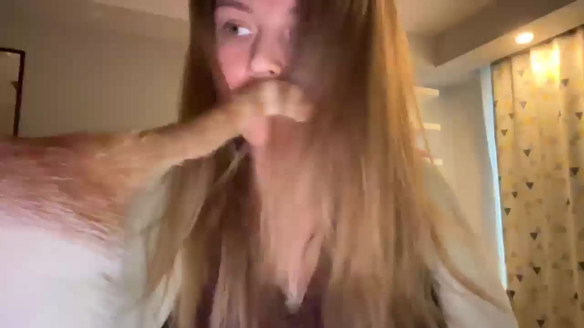 Gallery image thumbnail from Coconut_dream's myfreecams stream on, 03/05/2025, 15:38 image 2 of 20