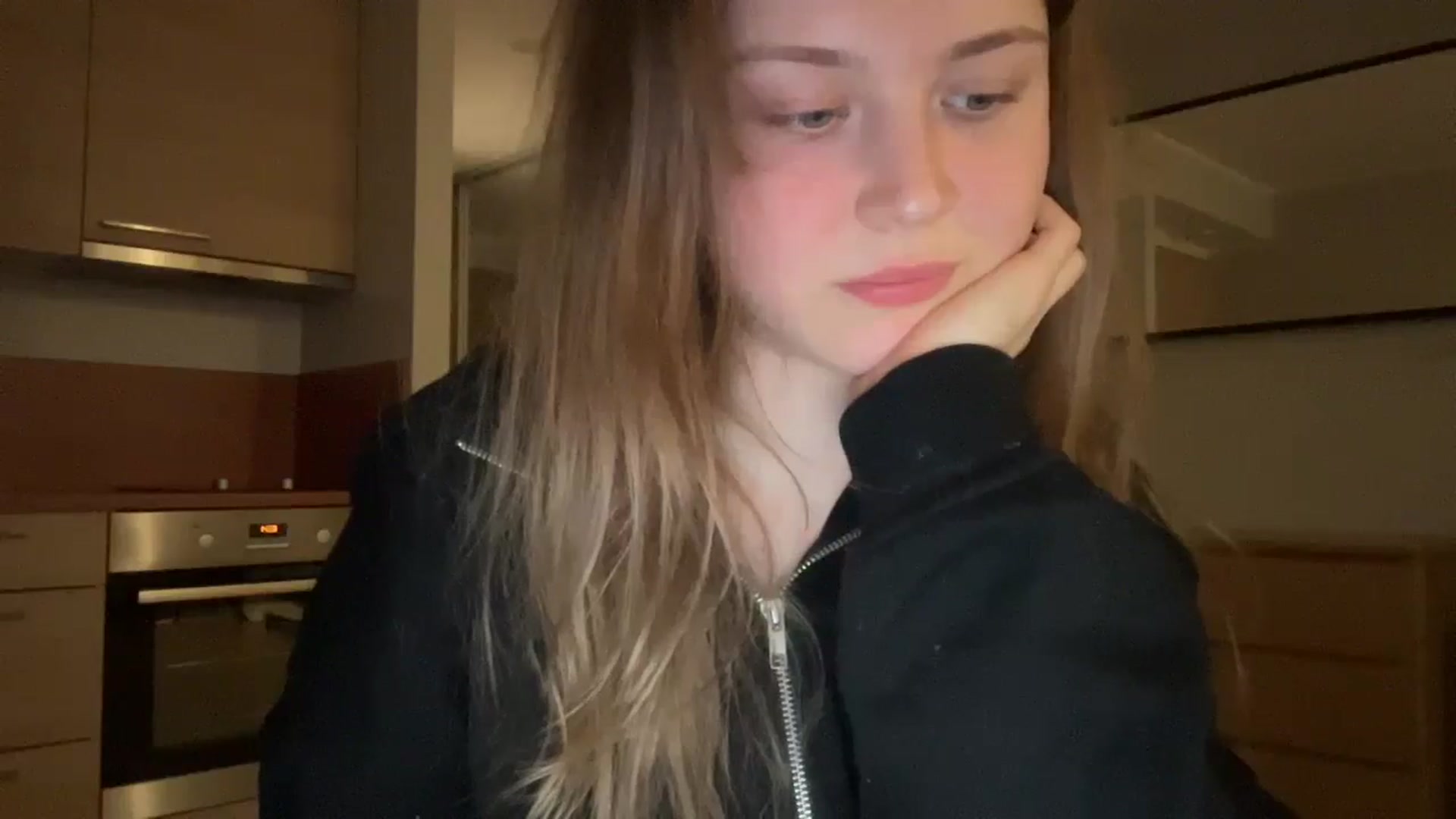 Gallery image thumbnail from Coconut_dream's myfreecams stream on, 03/06/2025, 19:52 image 10 of 20