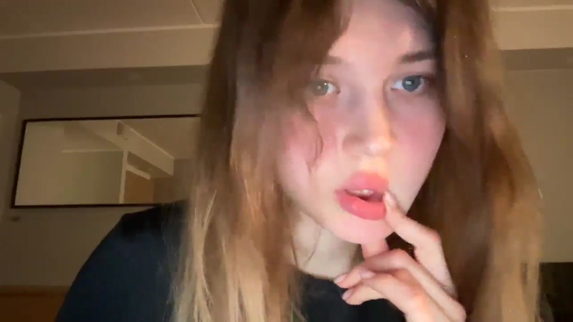 Gallery image thumbnail from Coconut_dream's myfreecams stream on, 03/08/2025, 21:16 image 7 of 20