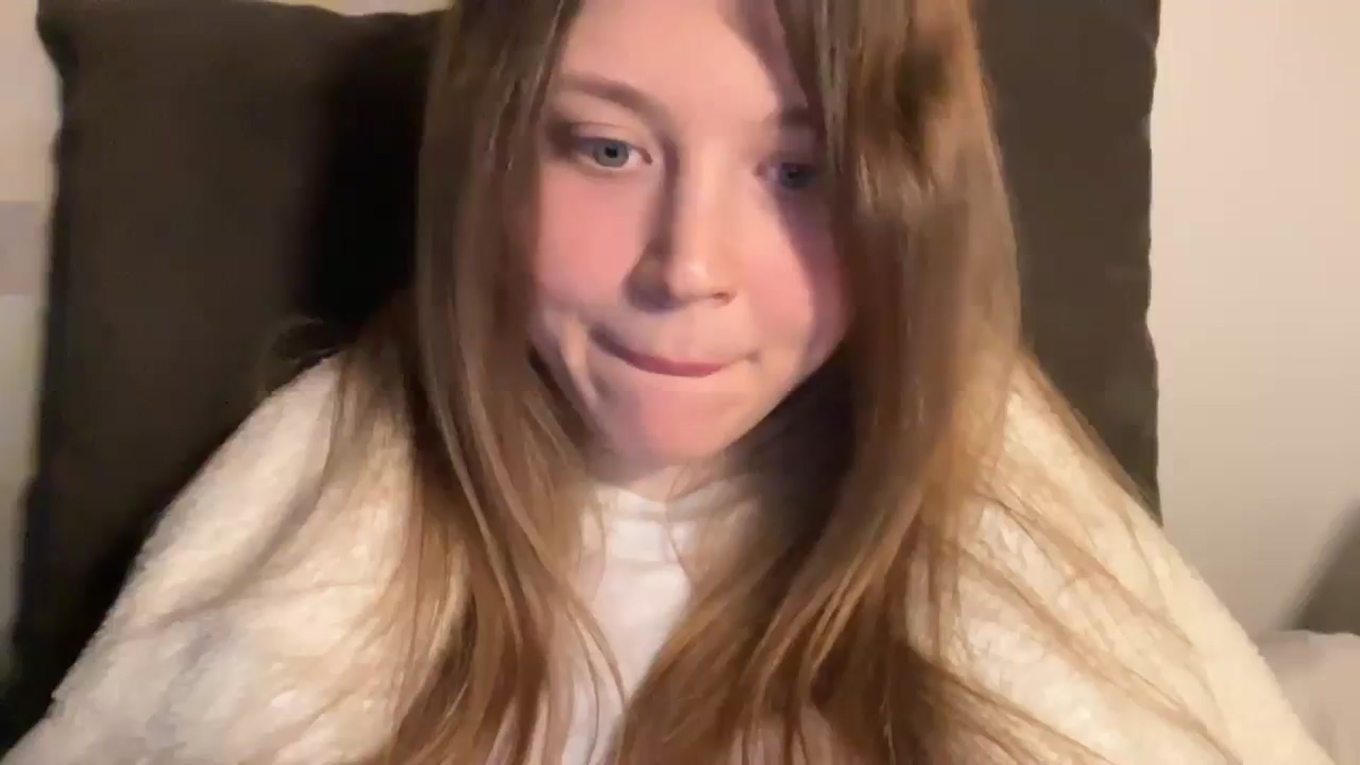 Gallery image thumbnail from Coconut_dream's myfreecams stream on, 03/15/2025, 22:18 image 10 of 20