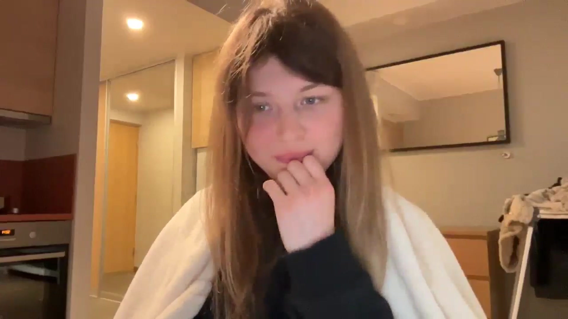 Gallery image thumbnail from Coconut_dream's myfreecams stream on, 03/17/2025, 19:48 image 15 of 20