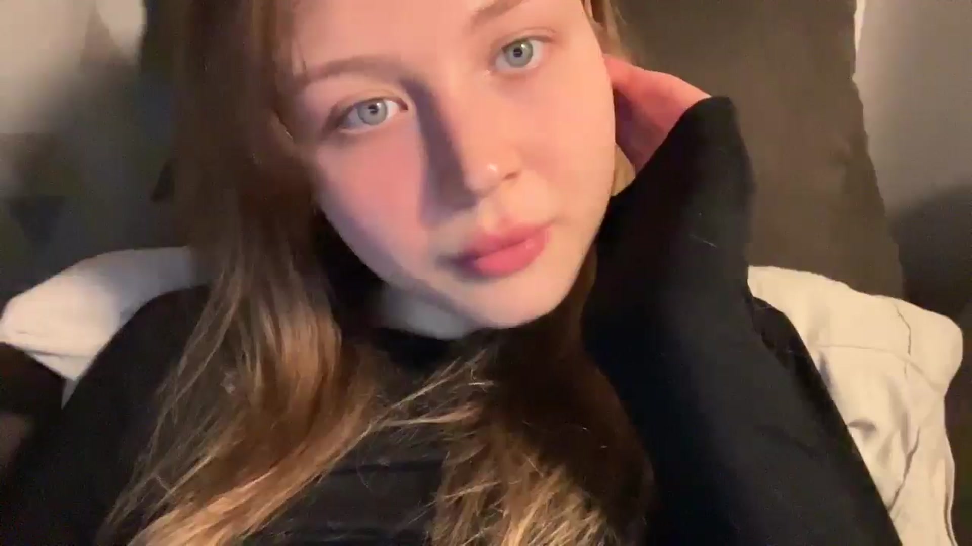 Gallery image thumbnail from Coconut_dream's myfreecams stream on, 03/23/2025, 21:29 image 19 of 20