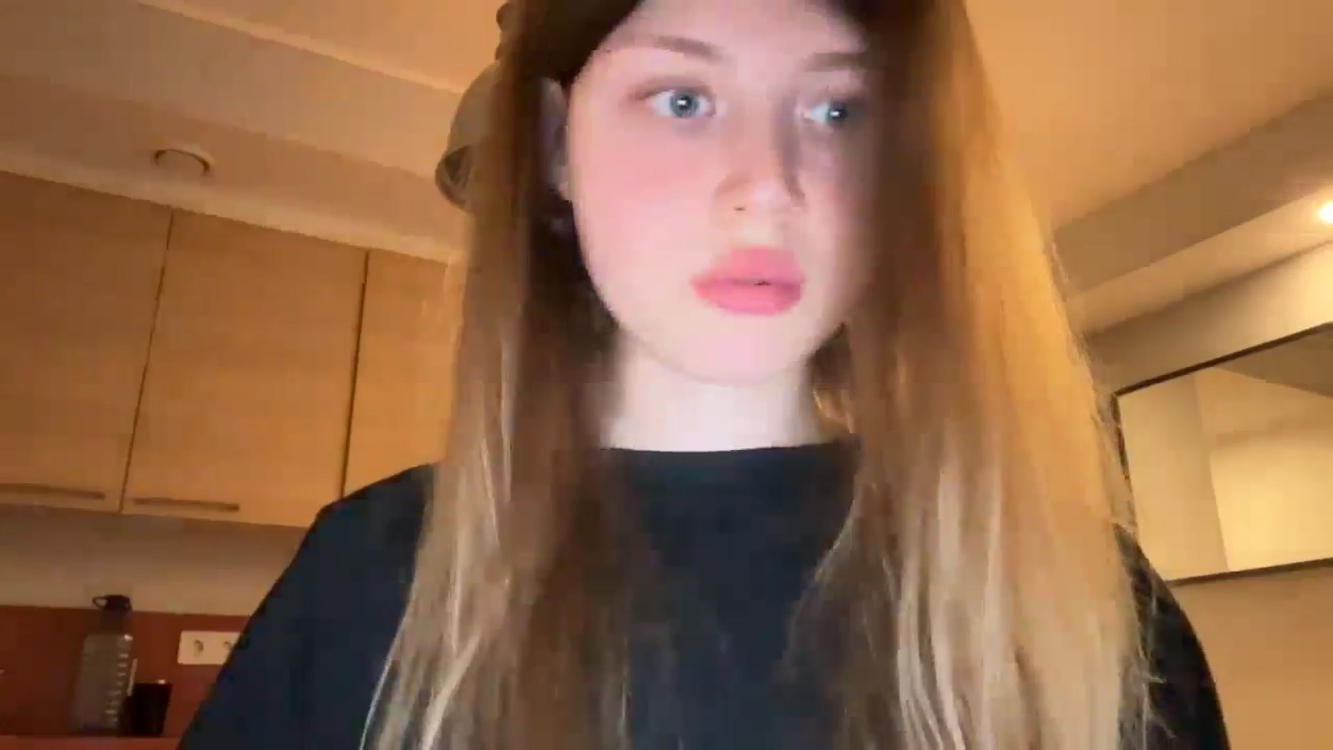 Gallery image thumbnail from Coconut_dream's myfreecams stream on, 03/29/2025, 19:34 image 15 of 20