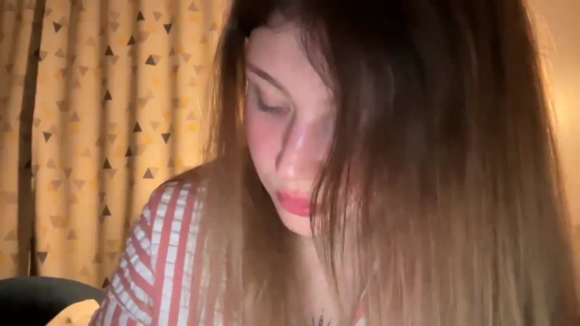 Gallery image thumbnail from Coconut_dream's myfreecams stream on, 03/30/2025, 19:54 image 18 of 20