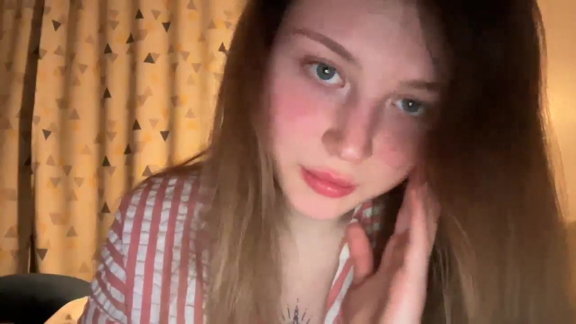 Gallery image thumbnail from Coconut_dream's myfreecams stream on, 03/30/2025, 19:54 image 12 of 20