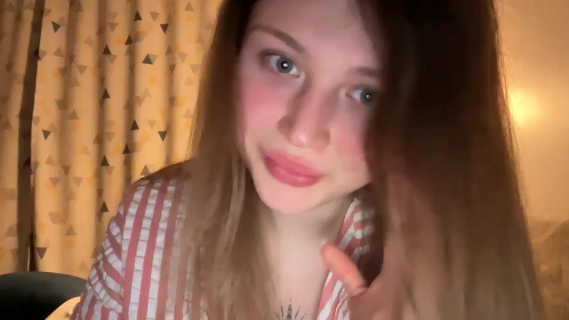 Gallery image thumbnail from Coconut_dream's myfreecams stream on, 03/30/2025, 19:54 image 16 of 20