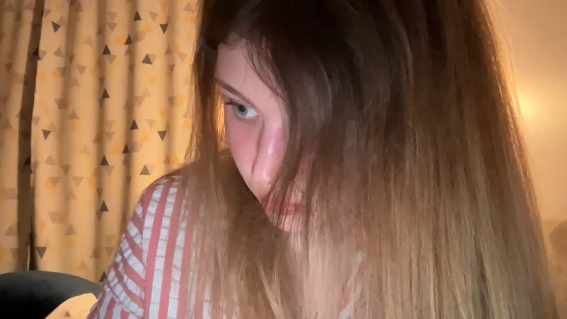 Gallery image thumbnail from Coconut_dream's myfreecams stream on, 03/30/2025, 19:54 image 15 of 20