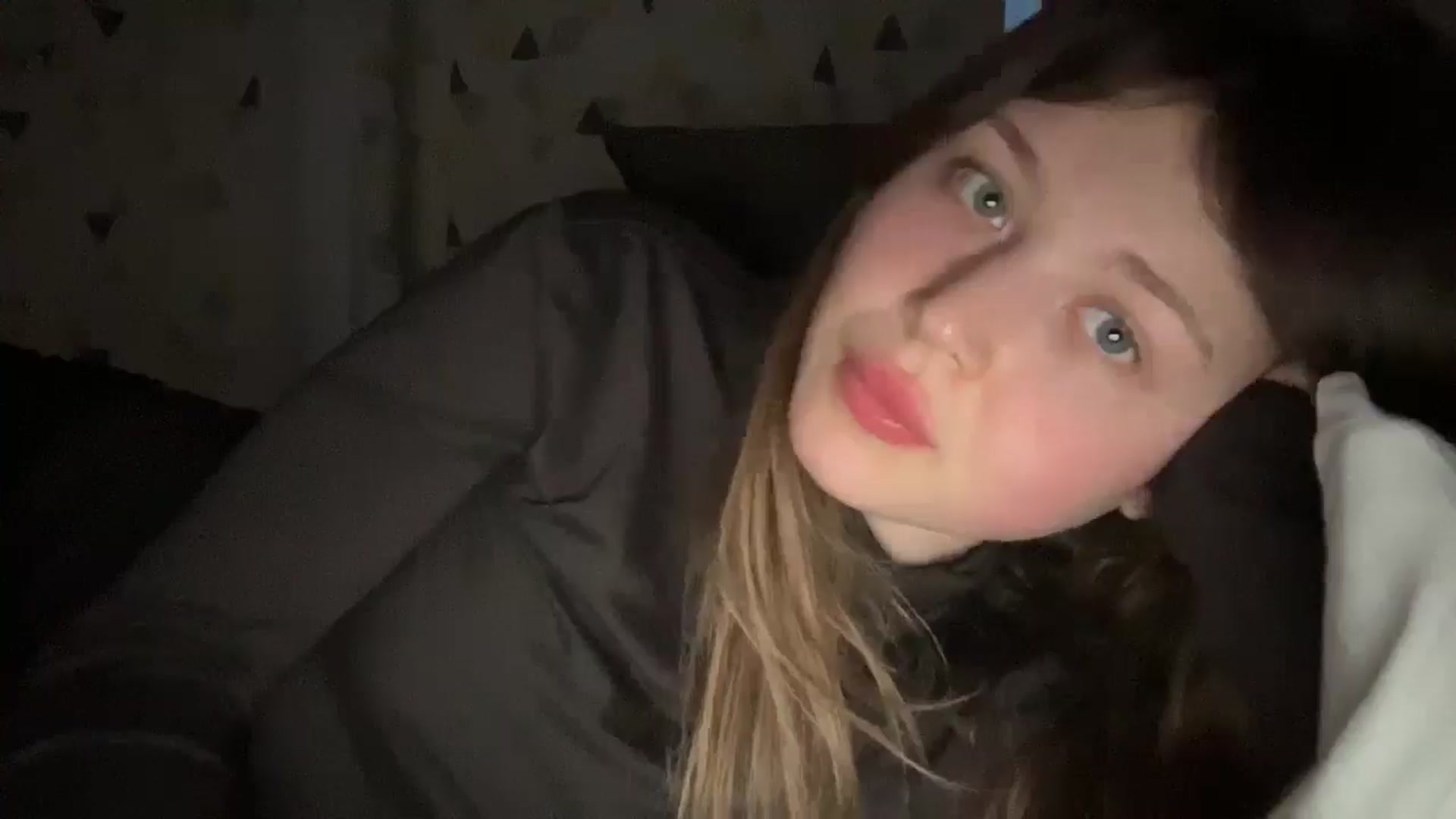 Gallery image thumbnail from Coconut_dream's myfreecams stream on, 03/31/2025, 17:32 image 15 of 20