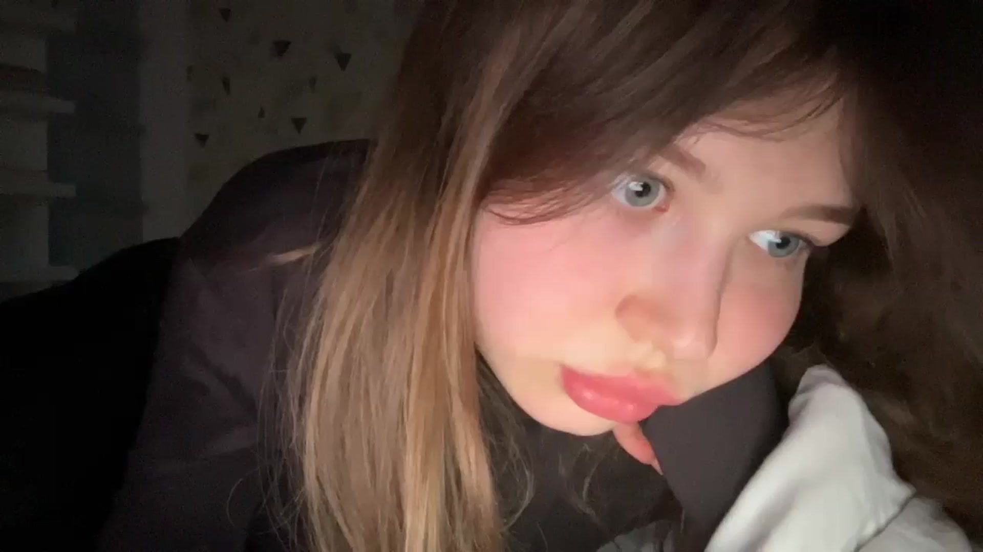Gallery image thumbnail from Coconut_dream's myfreecams stream on, 03/31/2025, 17:32 image 7 of 20