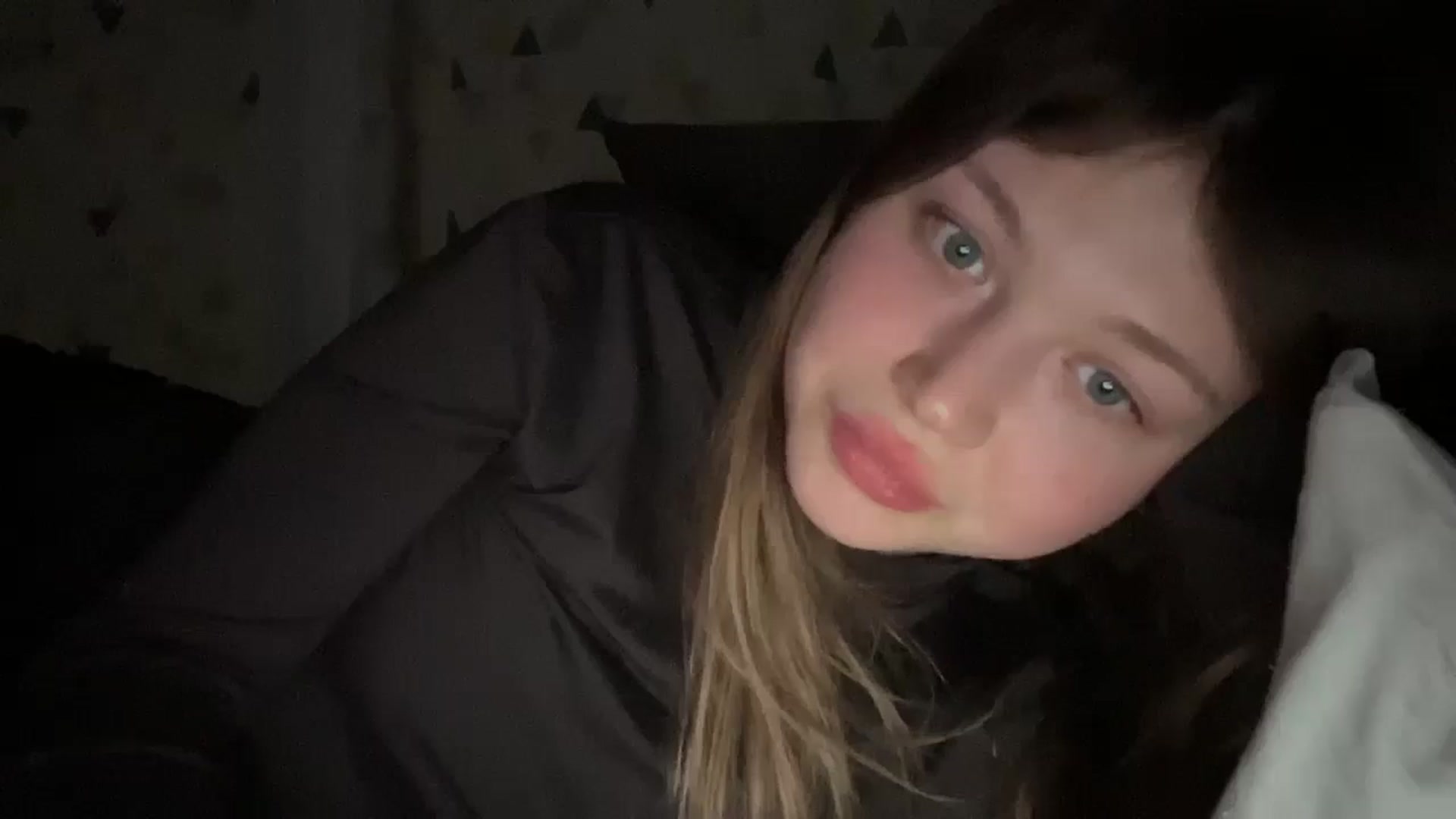 Gallery image thumbnail from Coconut_dream's myfreecams stream on, 03/31/2025, 17:32 image 14 of 20