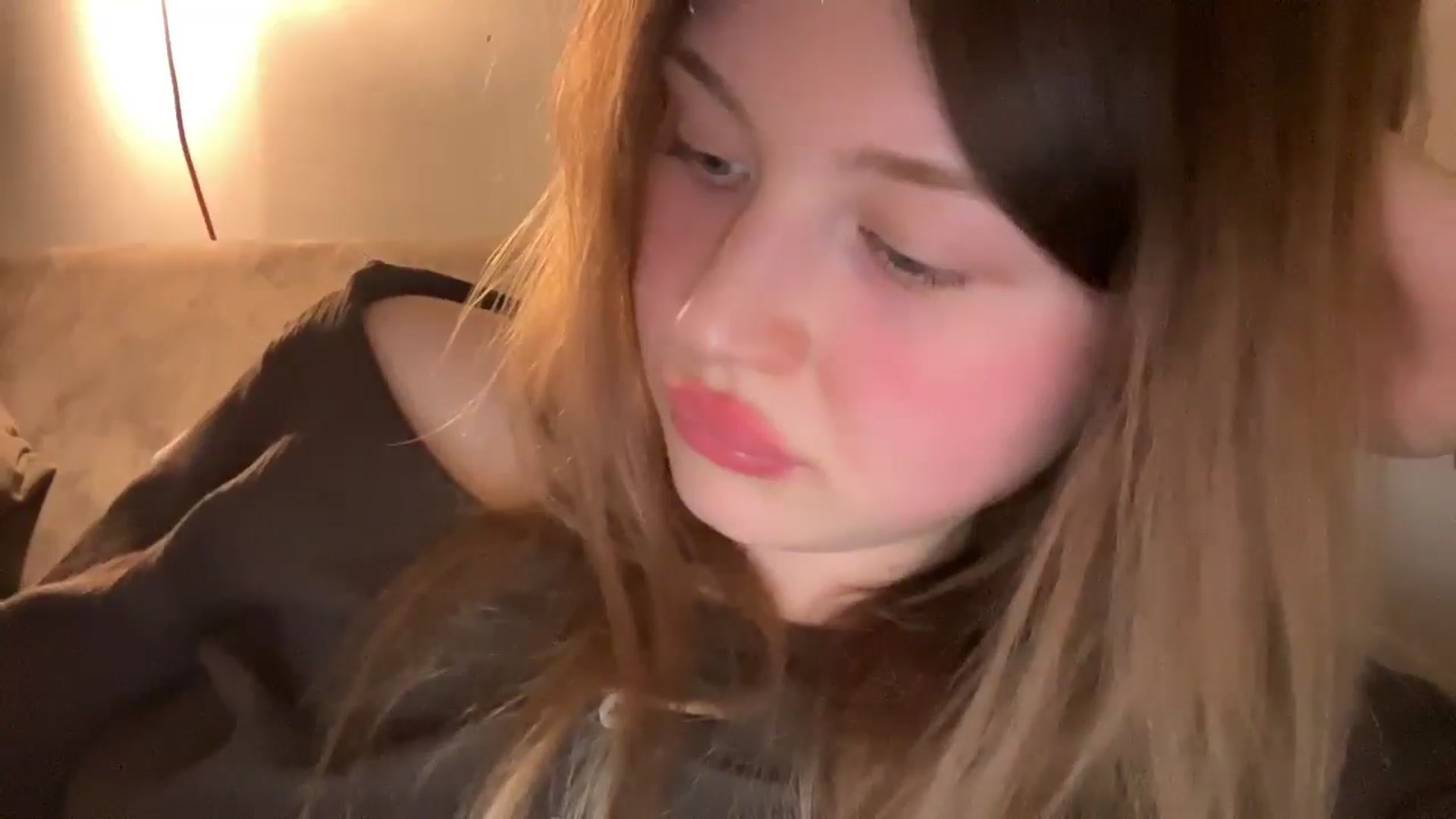 Gallery image thumbnail from Coconut_dream's myfreecams stream on, 04/02/2025, 19:37 image 4 of 20