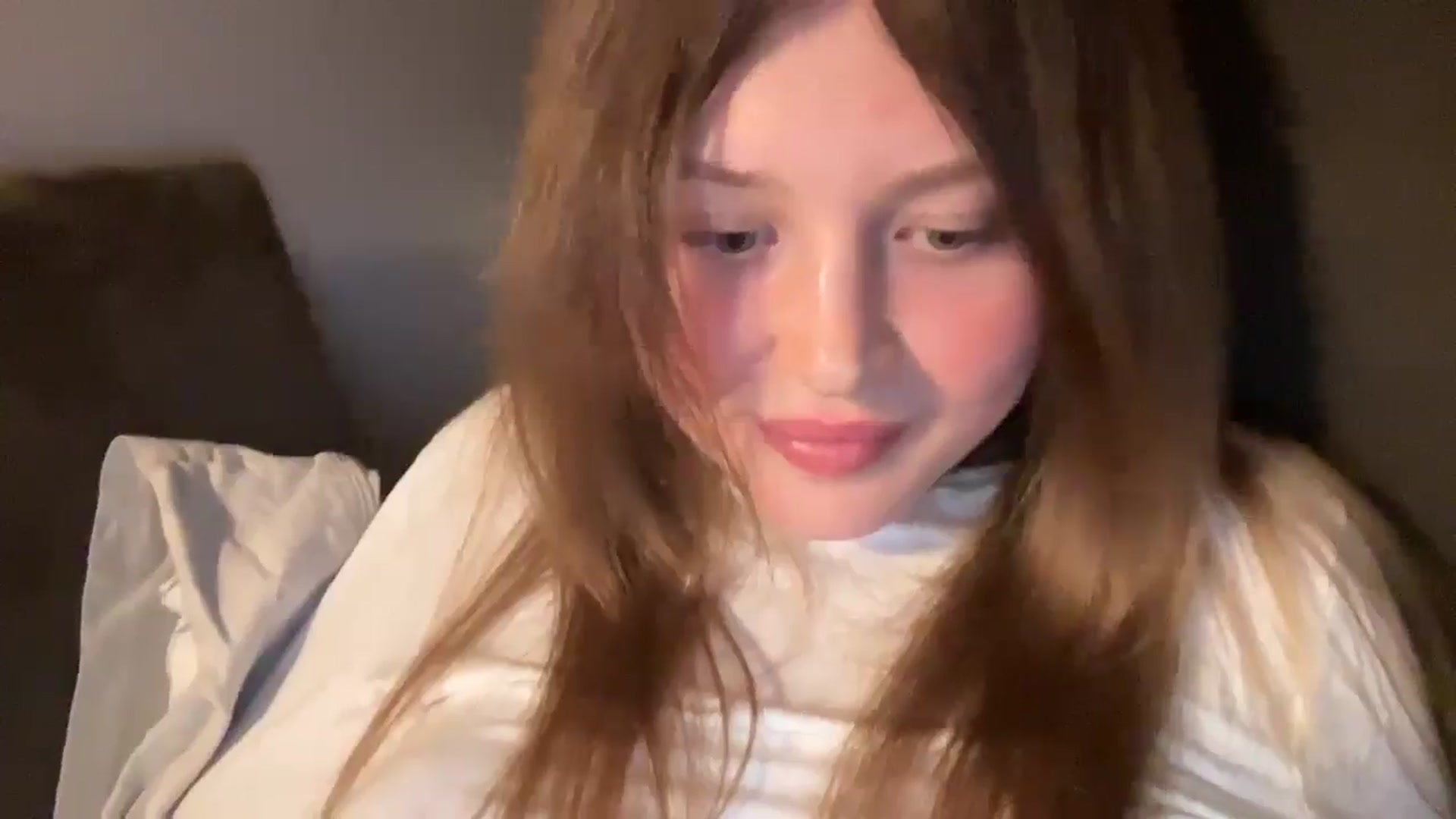 Gallery image thumbnail from Coconut_dream's myfreecams stream on, 04/06/2025, 20:59 image 15 of 20