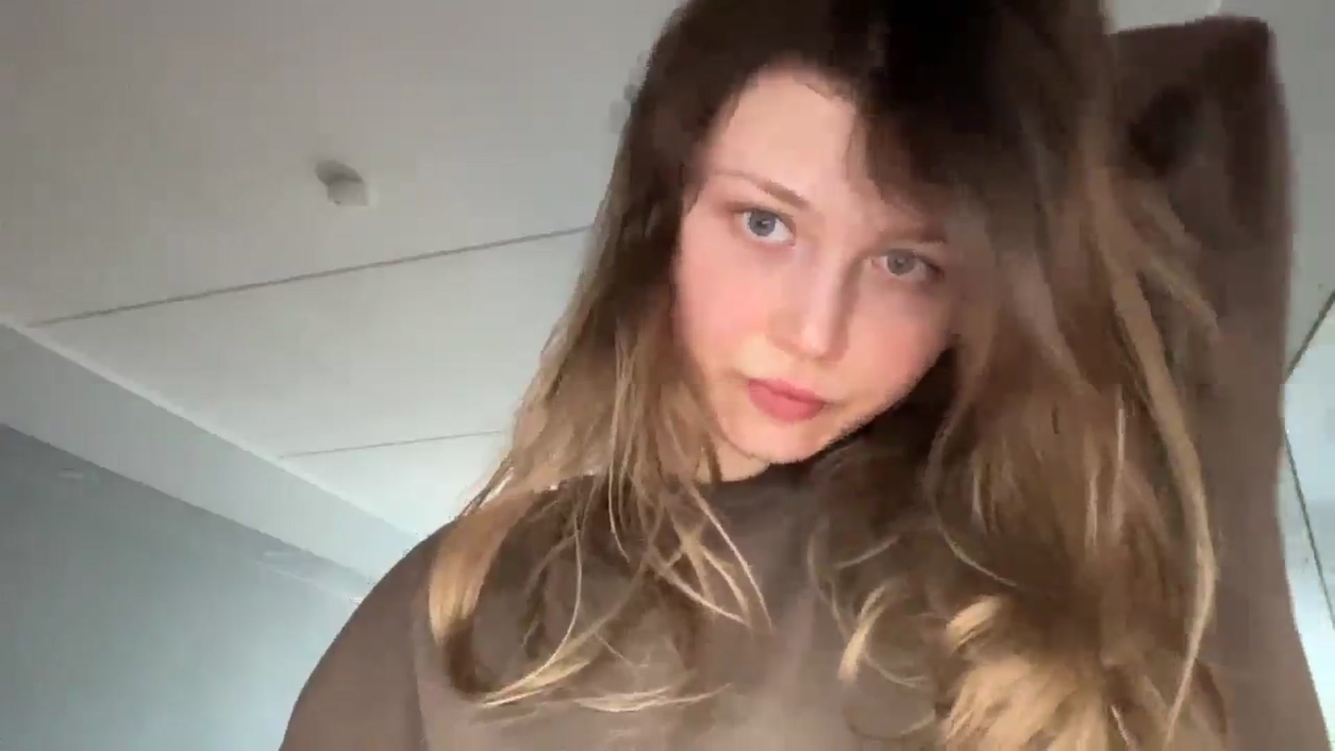Gallery image thumbnail from Coconut_dream's myfreecams stream on, 04/10/2025, 07:41 image 2 of 20