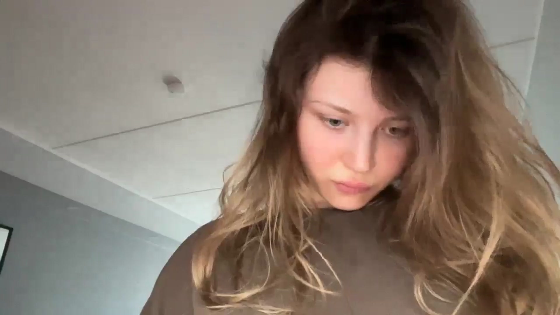 Gallery image thumbnail from Coconut_dream's myfreecams stream on, 04/10/2025, 07:41 image 4 of 20