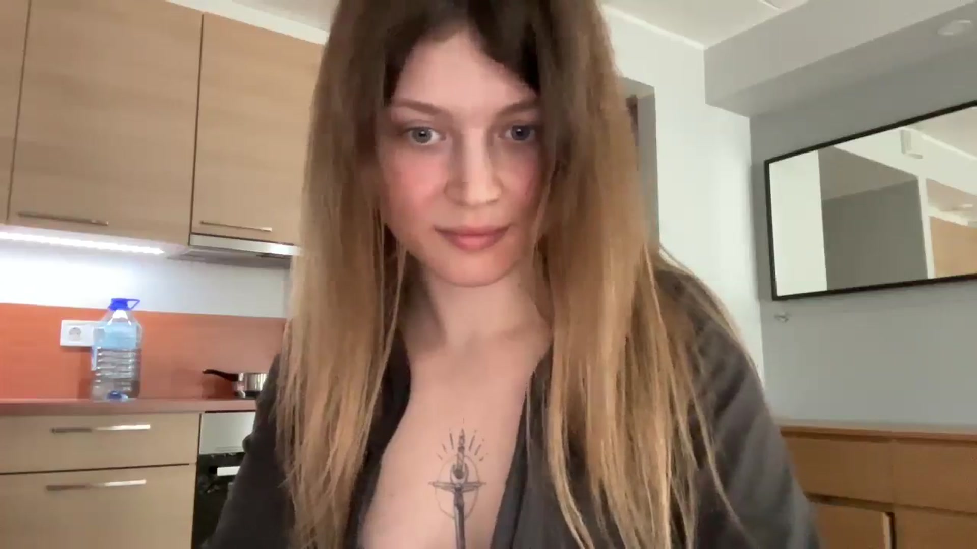 Gallery image thumbnail from Coconut_dream's myfreecams stream on, 04/13/2025, 10:16 image 16 of 20
