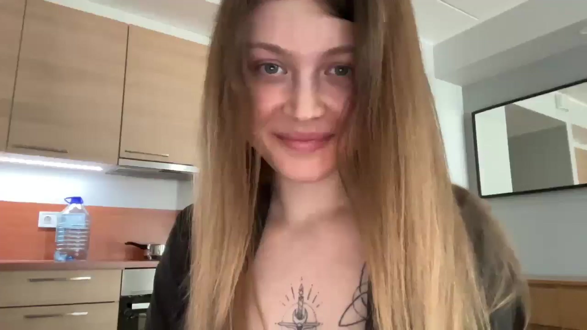Gallery image thumbnail from Coconut_dream's myfreecams stream on, 04/13/2025, 10:53 image 14 of 20