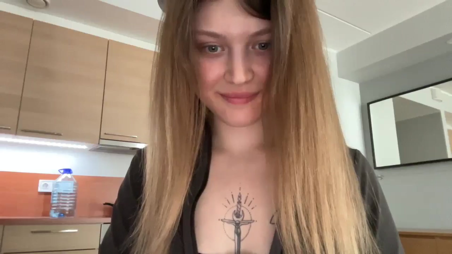 Gallery image thumbnail from Coconut_dream's myfreecams stream on, 04/13/2025, 10:53 image 16 of 20