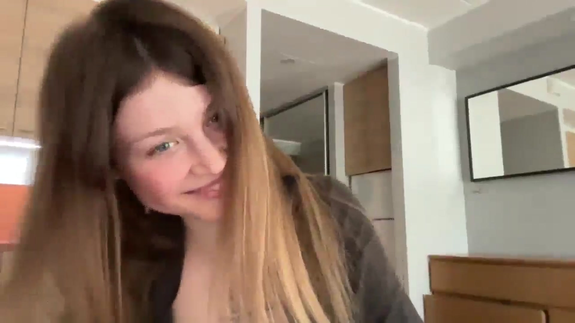 Gallery image thumbnail from Coconut_dream's myfreecams stream on, 04/13/2025, 10:53 image 15 of 20
