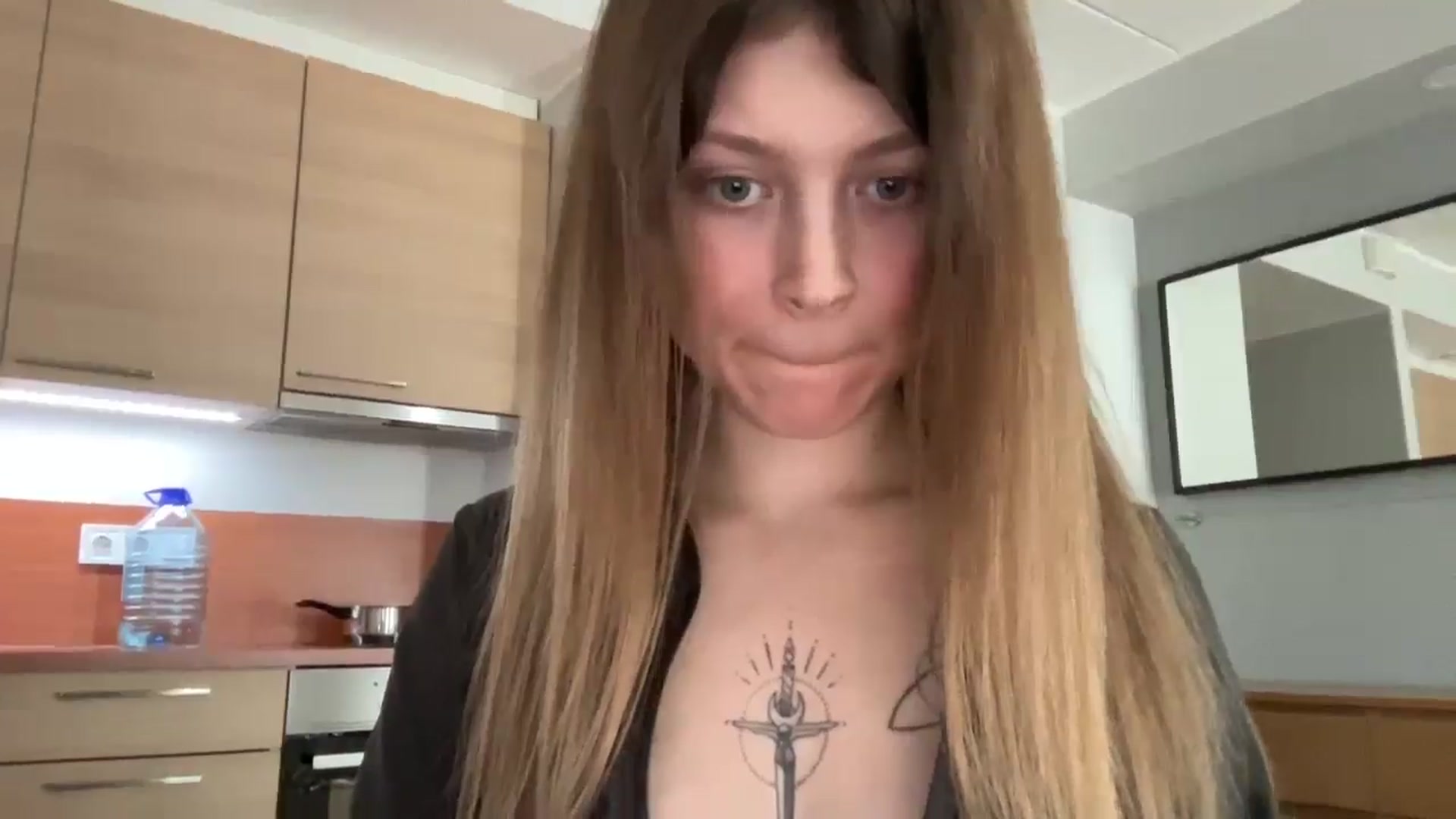 Gallery image thumbnail from Coconut_dream's myfreecams stream on, 04/13/2025, 10:53 image 2 of 20
