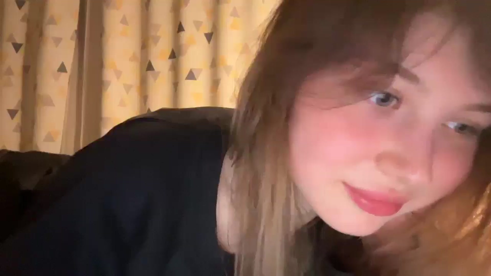 Gallery image thumbnail from Coconut_dream's myfreecams stream on, 04/14/2025, 19:28 image 16 of 20