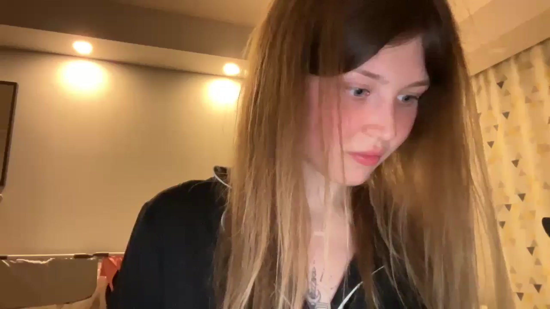 Gallery image thumbnail from Coconut_dream's myfreecams stream on, 04/15/2025, 21:06 image 14 of 20