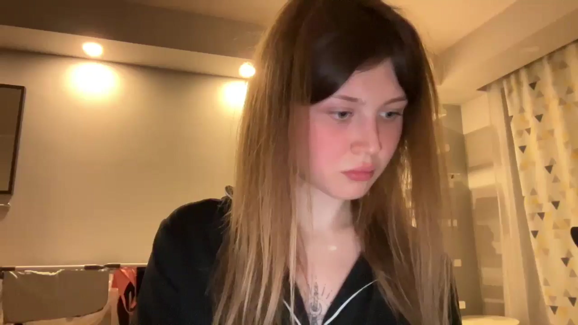 Gallery image thumbnail from Coconut_dream's myfreecams stream on, 04/15/2025, 21:06 image 8 of 20
