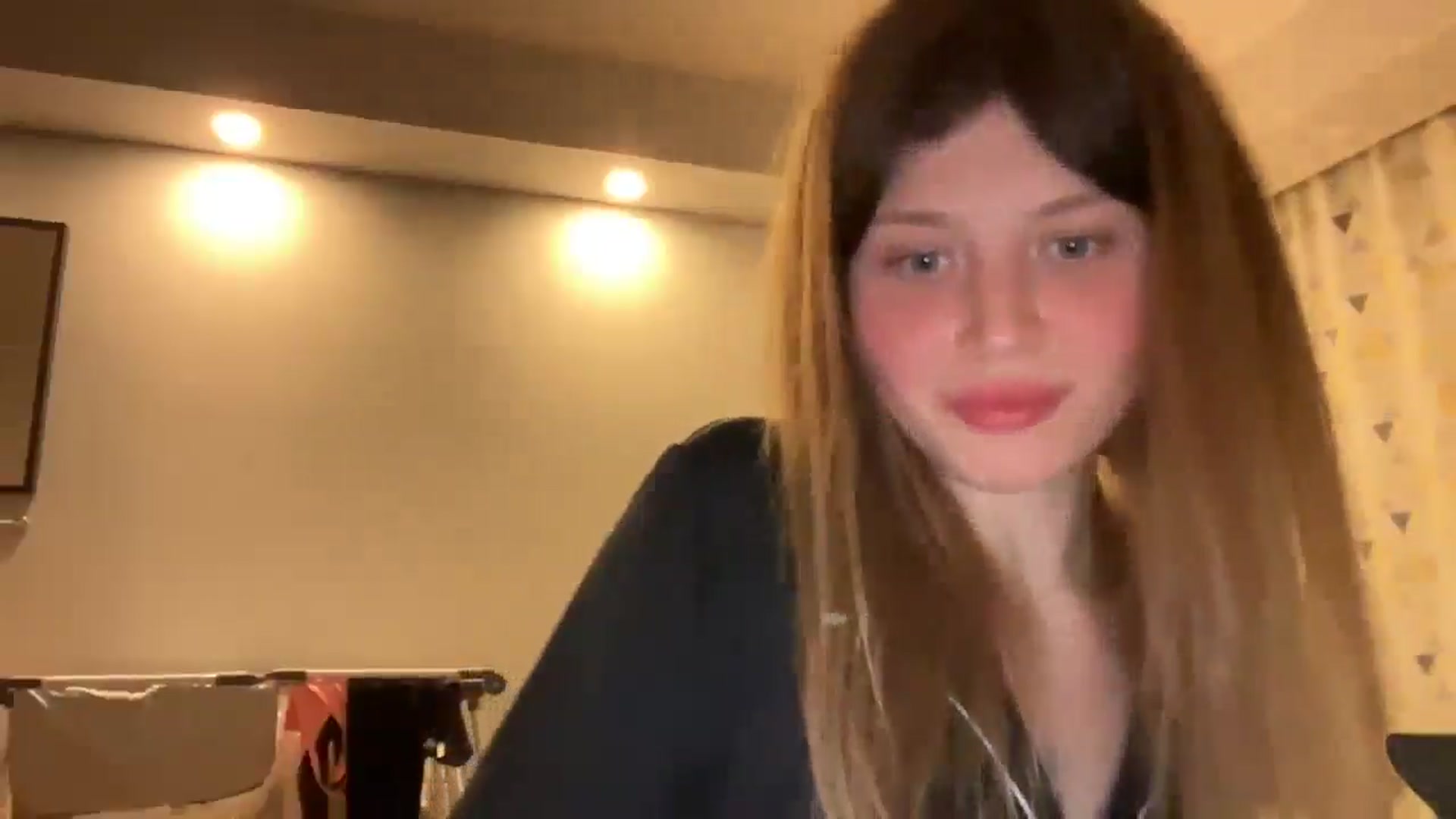 Gallery image thumbnail from Coconut_dream's myfreecams stream on, 04/15/2025, 21:06 image 17 of 20