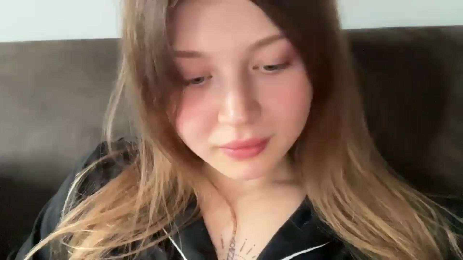 Gallery image thumbnail from Coconut_dream's myfreecams stream on, 04/16/2025, 07:20 image 1 of 20
