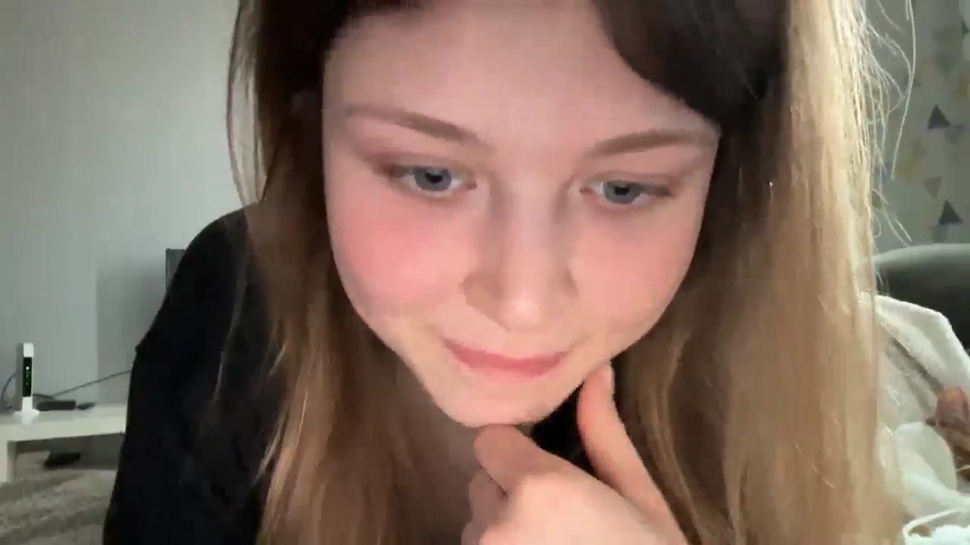 Gallery image thumbnail from Coconut_dream's myfreecams stream on, 04/16/2025, 07:20 image 19 of 20