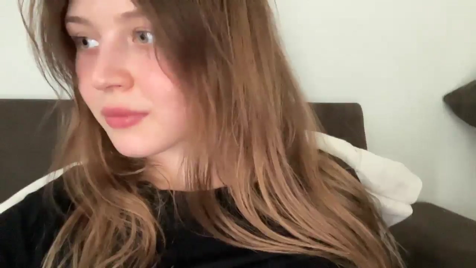 Gallery image thumbnail from Coconut_dream's myfreecams stream on, 04/18/2025, 16:17 image 3 of 20