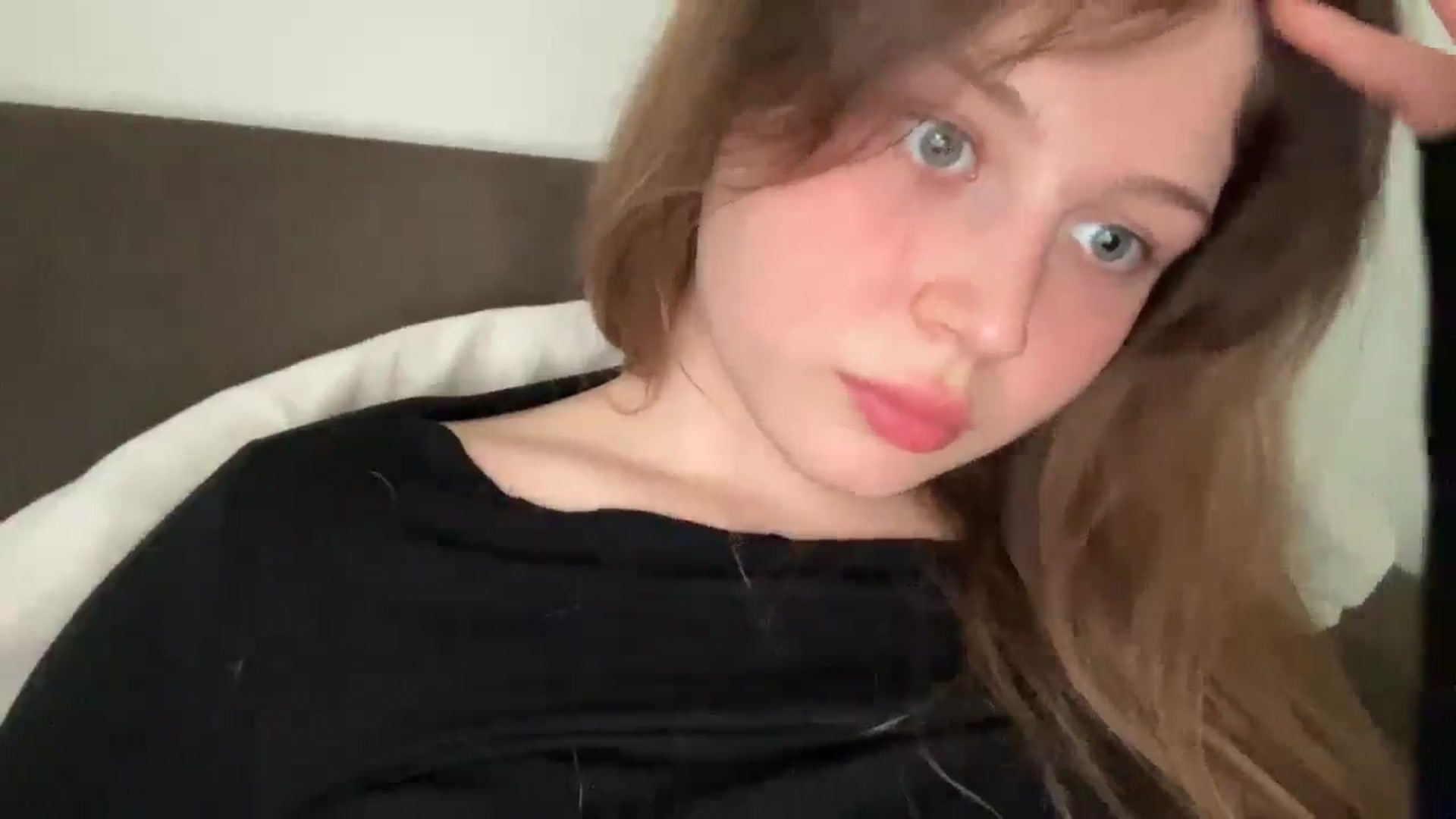 Gallery image thumbnail from Coconut_dream's myfreecams stream on, 04/18/2025, 16:17 image 17 of 20