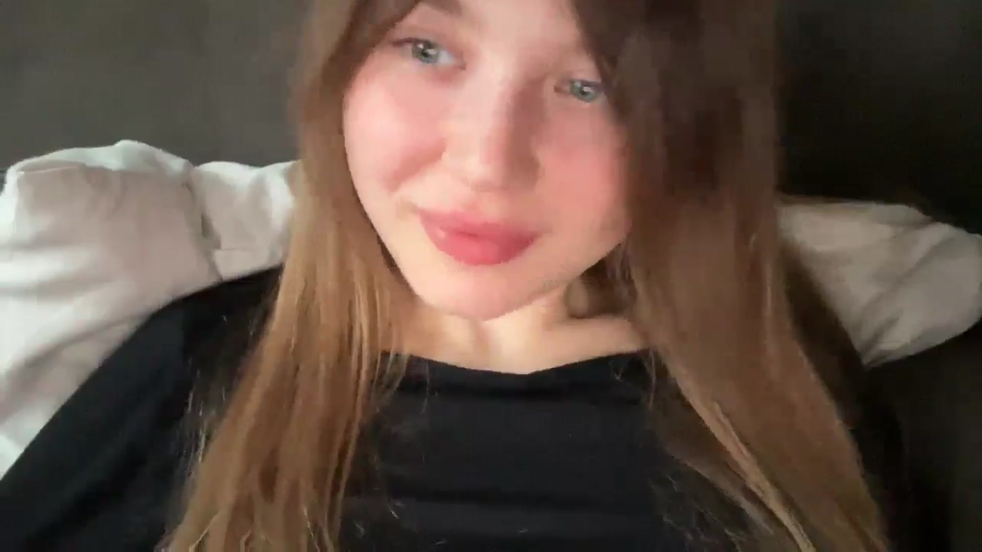 Gallery image thumbnail from Coconut_dream's myfreecams stream on, 04/20/2025, 06:22 image 8 of 20