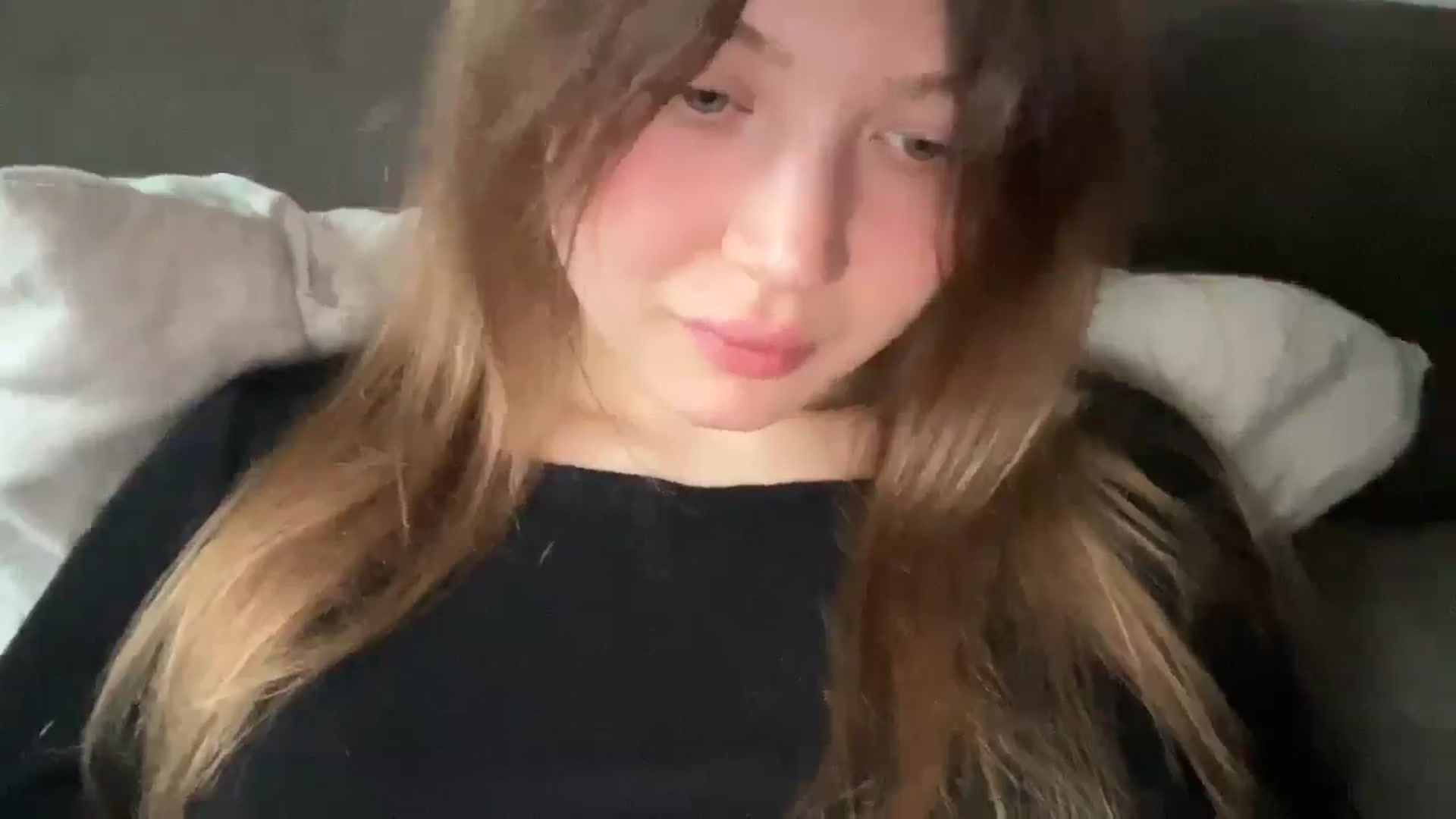 Gallery image thumbnail from Coconut_dream's myfreecams stream on, 04/20/2025, 06:22 image 3 of 20