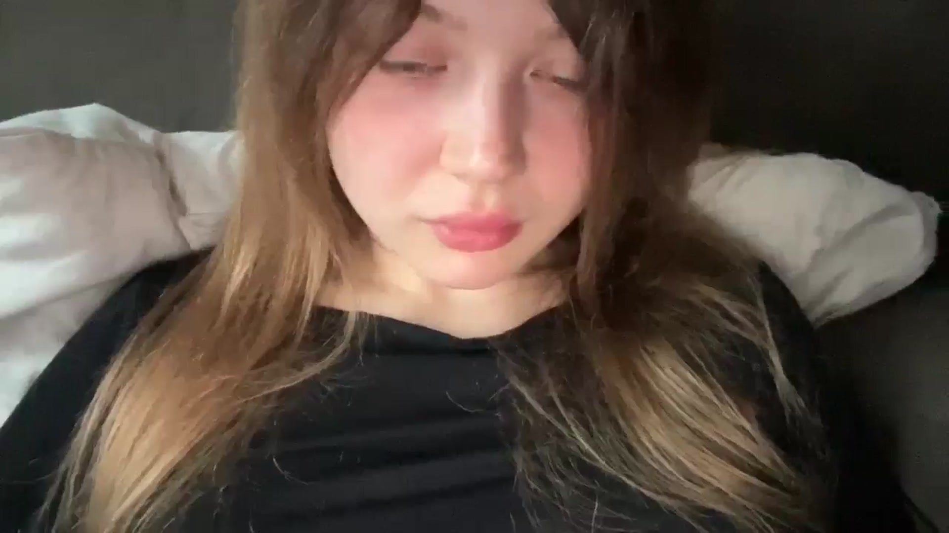 Gallery image thumbnail from Coconut_dream's myfreecams stream on, 04/20/2025, 06:22 image 10 of 20