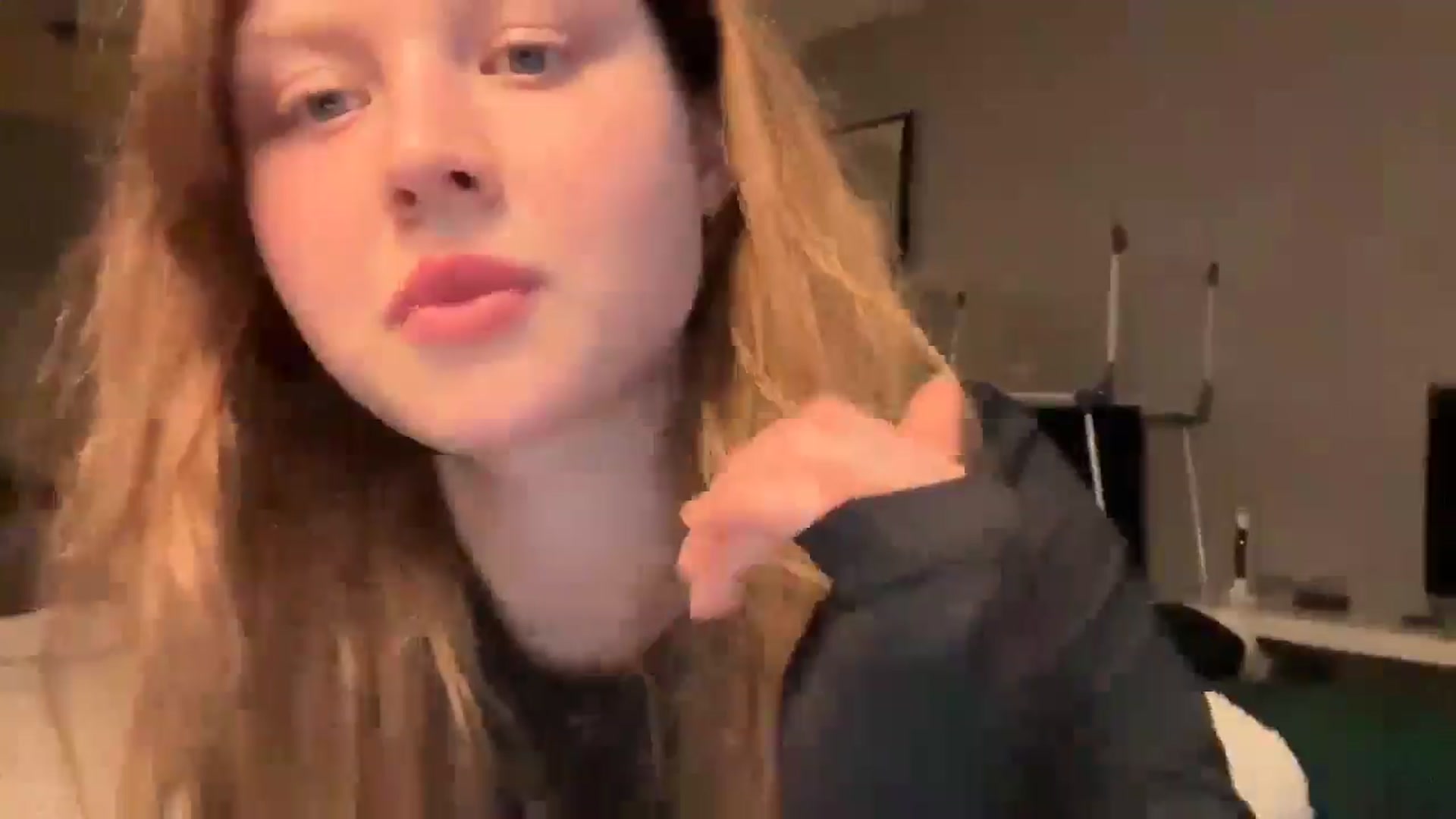 Gallery image thumbnail from Coconut_dream's myfreecams stream on, 04/22/2025, 17:21 image 15 of 20