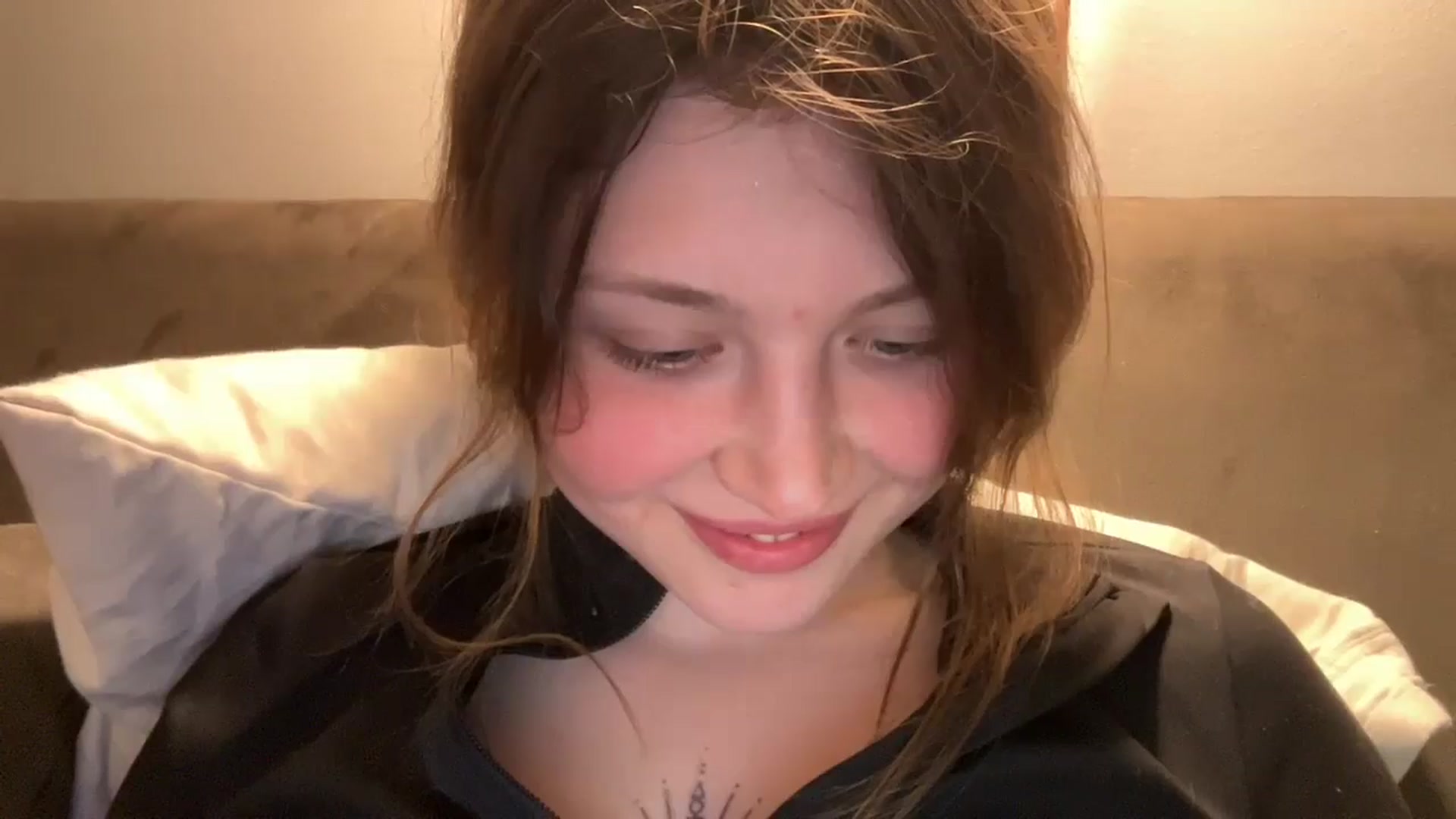 Gallery image thumbnail from Coconut_dream's myfreecams stream on, 05/04/2025, 19:57 image 17 of 20