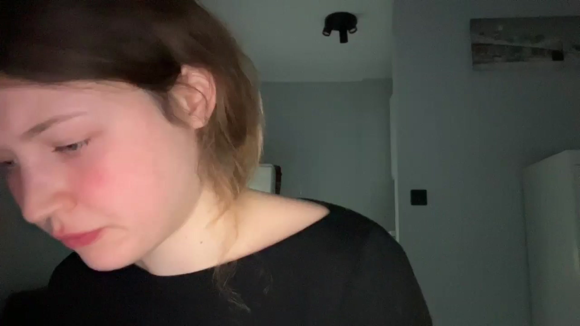 Gallery image thumbnail from Coconut_dream's myfreecams stream on, 05/15/2025, 18:23 image 6 of 20