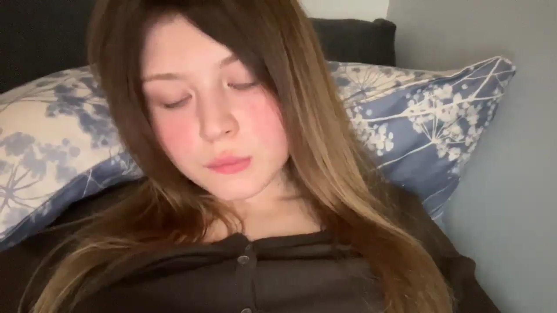 Gallery image thumbnail from Coconut_dream's myfreecams stream on, 05/18/2025, 24:33 image 7 of 20