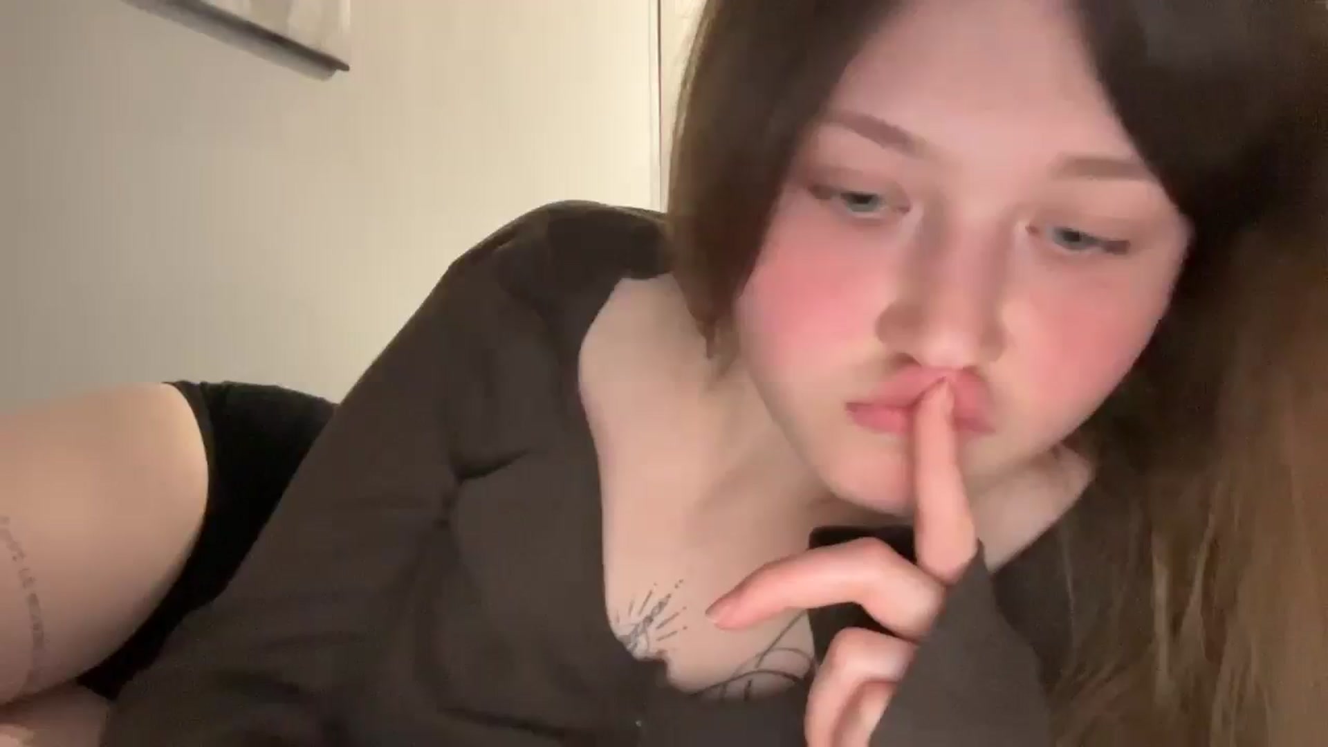 Gallery image thumbnail from Coconut_dream's myfreecams stream on, 05/18/2025, 24:33 image 20 of 20