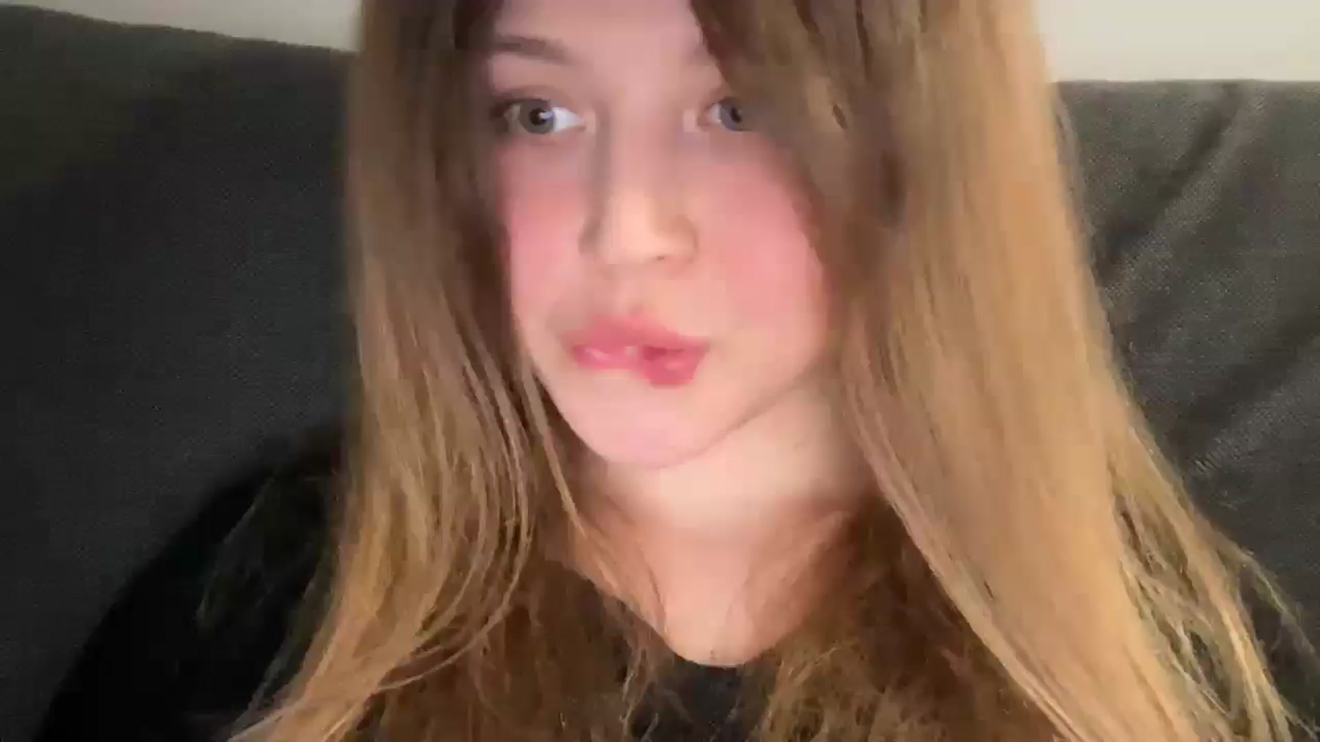 Gallery image thumbnail from Coconut_dream's myfreecams stream on, 05/19/2025, 21:01 image 20 of 20