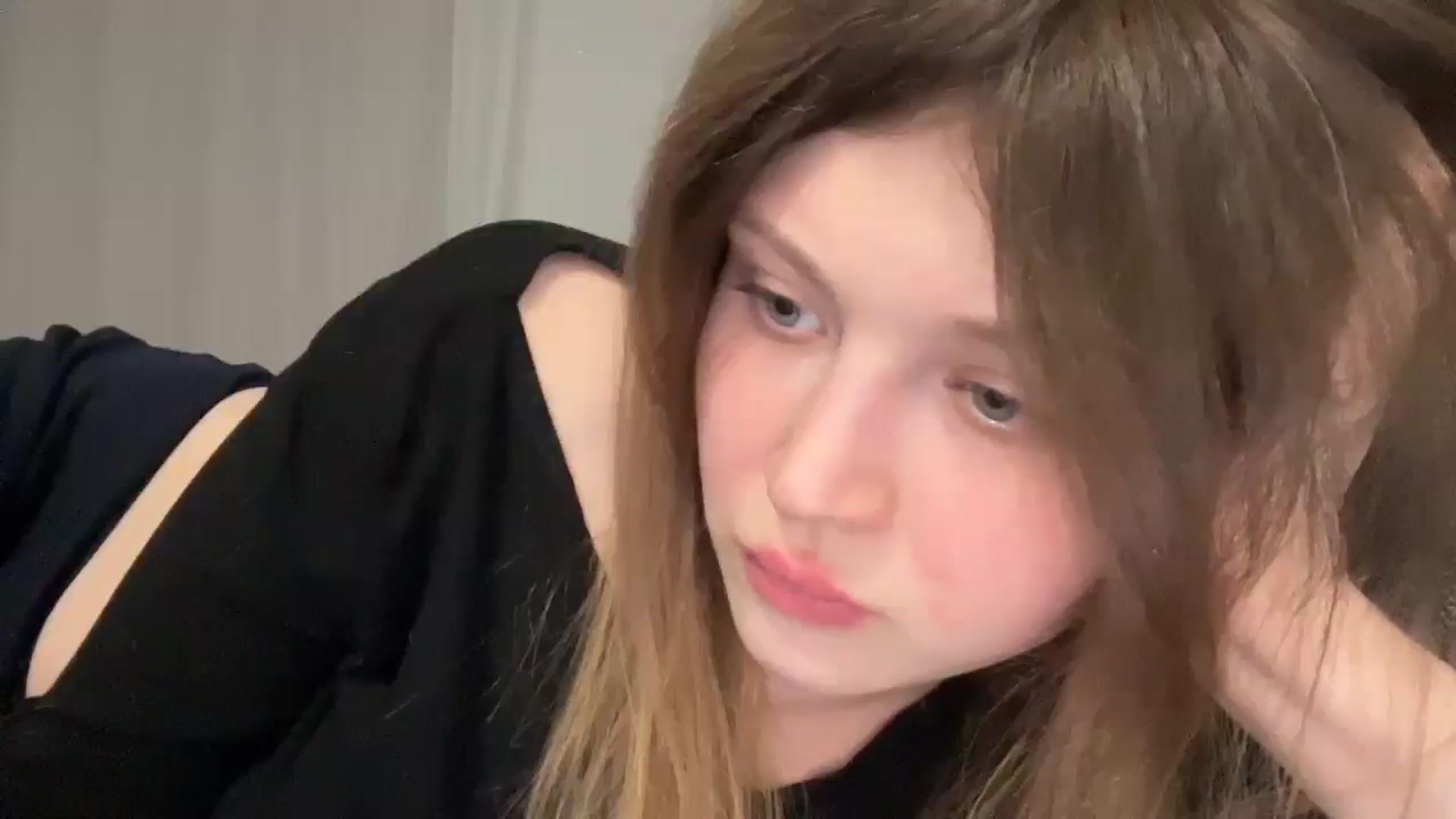 Gallery image thumbnail from Coconut_dream's myfreecams stream on, 05/19/2025, 23:06 image 5 of 20