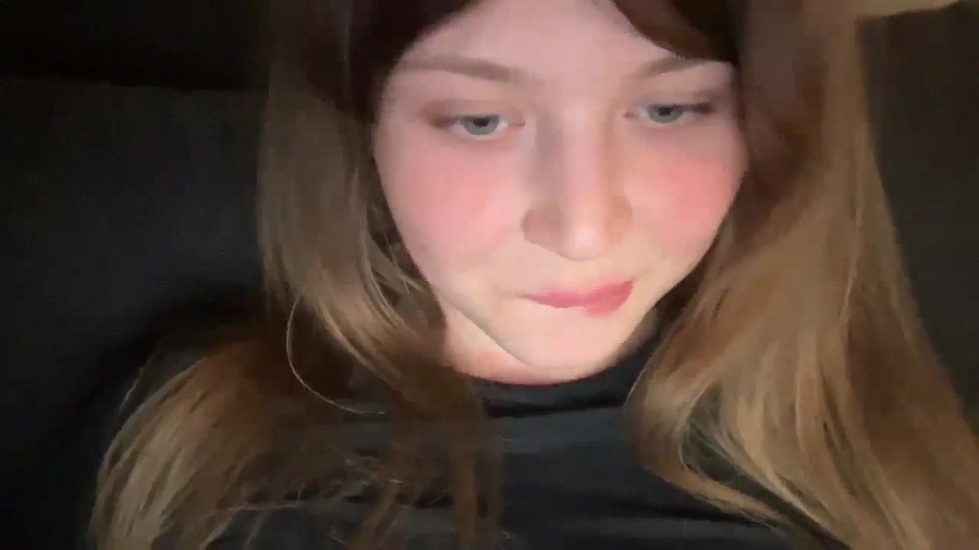 Gallery image thumbnail from Coconut_dream's myfreecams stream on, 05/20/2025, 21:19 image 18 of 20